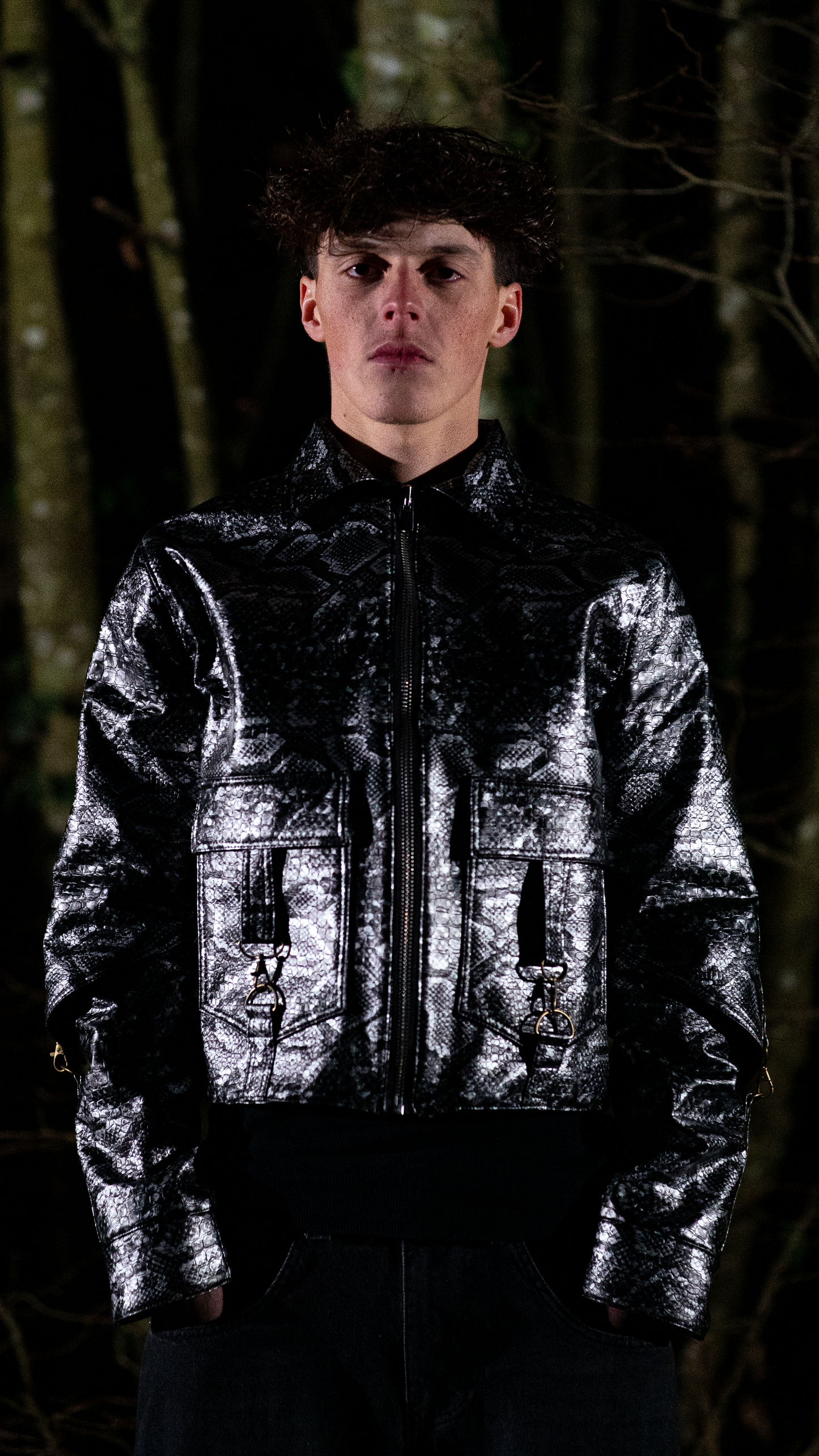 V2 - Black and White croco